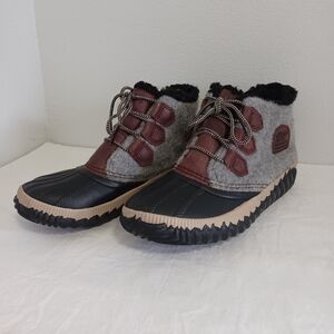 Sorel Out N About plus Waterproof Duck boots gray-brown lace-up size8.5 women's